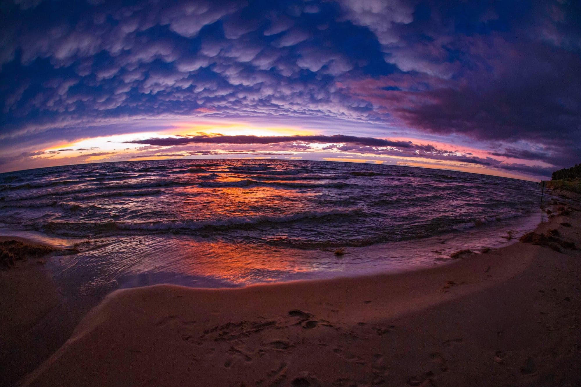 Mammatus Sunset, Open Water