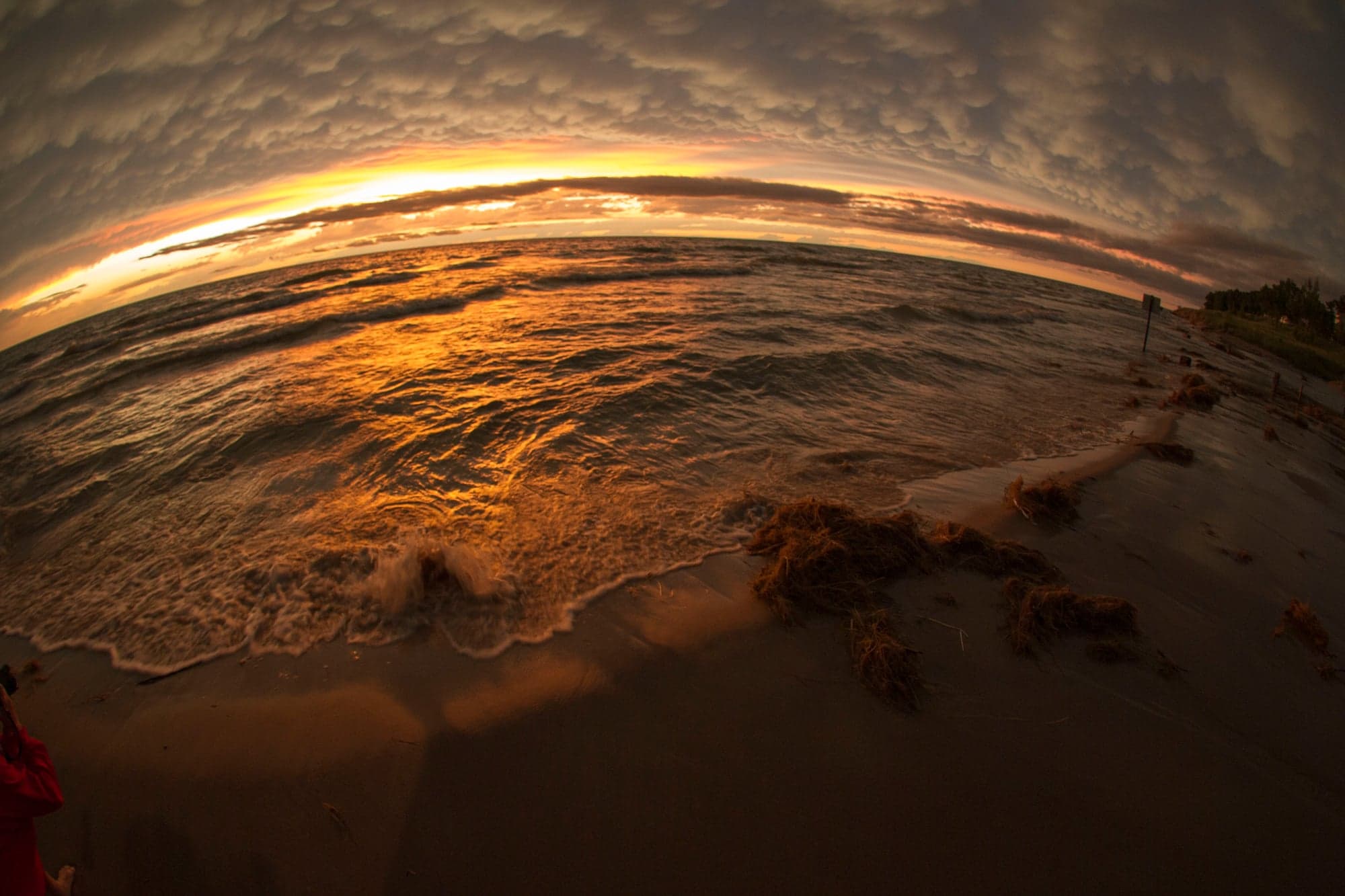 Mammatus Sunset, Stormy Shore